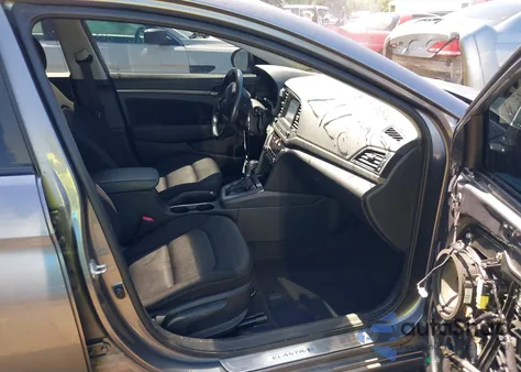 2018 Hyundai Elantra Value Edition z USA, uszkodzony, nr VIN 5NPD84LF9JH319256